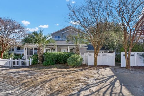 22 Lagoon Dr, Wrightsville Beach, NC, 28480-2625 | Card Image