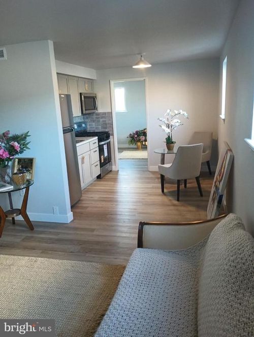 8-26-9712 Bustleton Ave, PHILADELPHIA, PA, 19115-3137 | Card Image