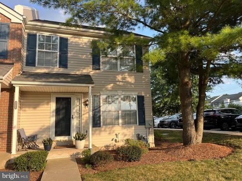 111 Newport Ct, HARLEYSVILLE, PA, 19438-3613 | Card Image