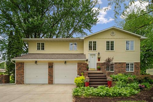 5 Hillside Dr E, Oelwein, IA, 50662-2634 | Card Image