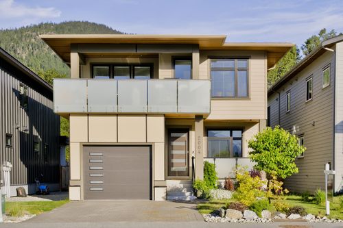2004 Tiyata Blvd, Pemberton, BC, V0N2L0 | Card Image
