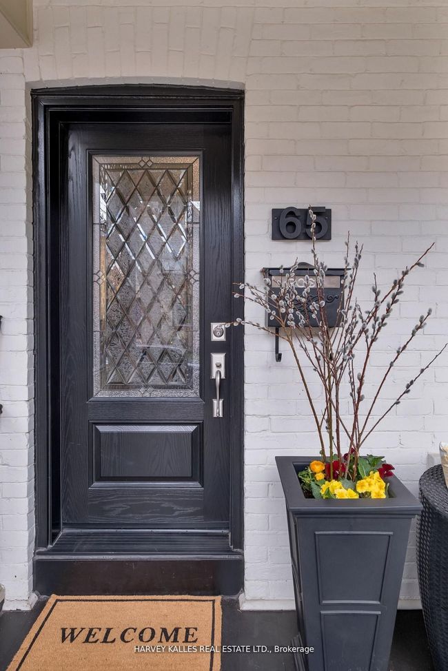 65 Tiverton Ave, House other with 3 bedrooms, 2 bathrooms and 2 parking in Toronto ON | Image 5
