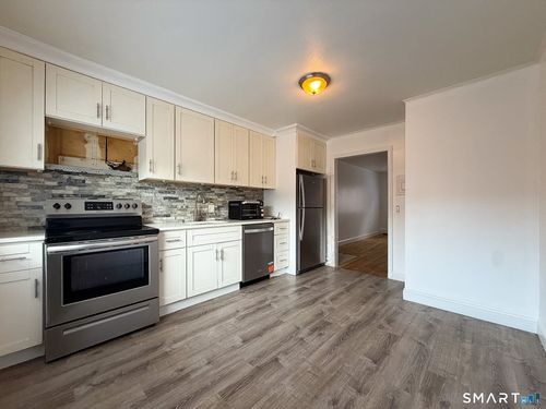 b3-18 Prospect Ave, Norwalk, CT, 06850-3236 | Card Image