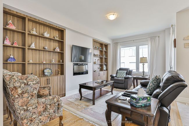 20 Vantage Loop, House attached with 4 bedrooms, 4 bathrooms and 2 parking in Newmarket ON | Image 9