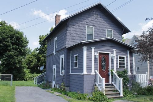 375 Pawling St, Watertown, NY, 13601-4134 | Card Image