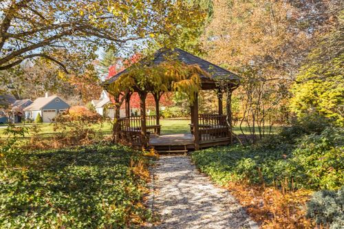 25-25 Peninsula Dr, Stratham, NH, 03885-2300 | Card Image