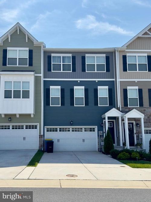 2775 Town View Cir, NEW WINDSOR, MD, 21776-8711 | Card Image