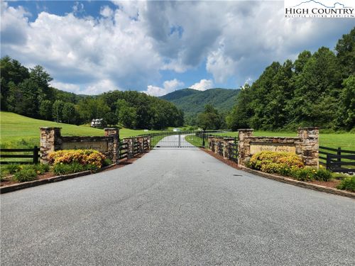 25-301 Bear Track Ln, Lenoir, NC, 28645 | Card Image