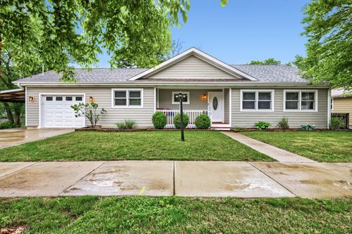 17 Willow St, Algonquin, IL, 60102-2717 | Card Image