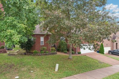 2332 Forest Lake Dr, House other with 3 bedrooms, 2 bathrooms and 2 parking in Nashville TN | Image 2