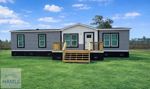 678 W 3rd St, Springfield, GA, 31329-4822 | Card Image