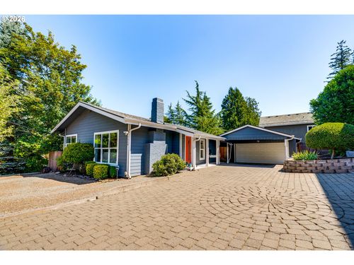 7930 Sw 74th Ave, Portland, OR, 97223-9371 | Card Image
