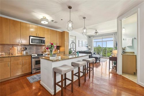 523-711 Cosmopolitan Dr Ne, Atlanta, GA, 30324-3623 | Card Image