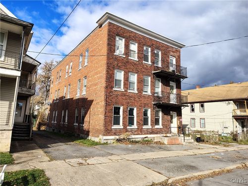 418 Bacon St, Utica, NY, 13501-1647 | Card Image