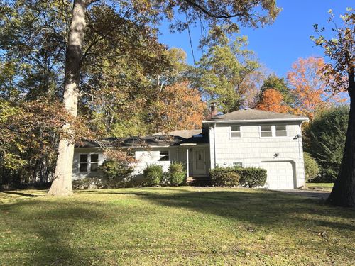 77 Putter Dr, Stamford, CT, 06907-1240 | Card Image