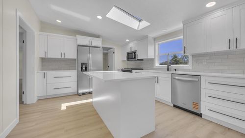 5019 Flagstone Road, SHEBOYGAN, WI, 53083 | Card Image