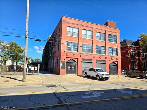 1667 E 40th St, Cleveland, OH, 44103-2344 | Card Image