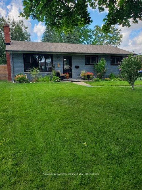 23 Stormont Dr, London, ON, N5Z3Z4 | Card Image