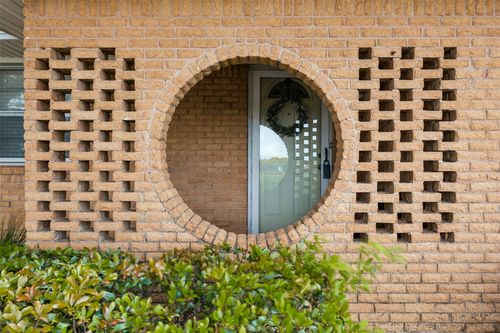 635 Classen Dr, Dallas, TX, 75218-1728 | Card Image