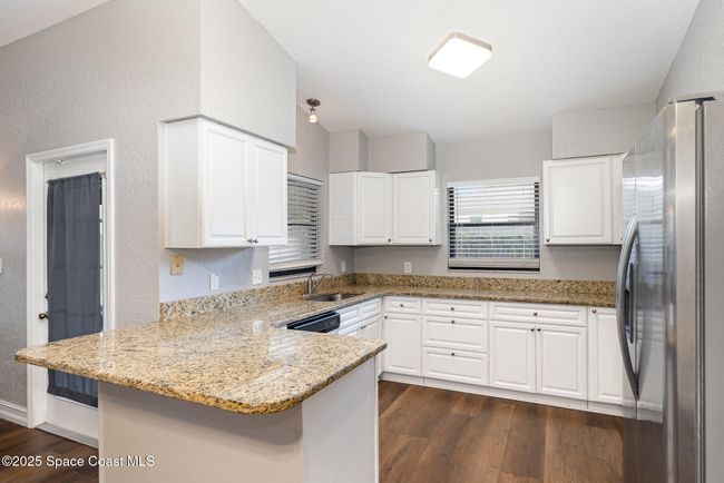 Kitchen | Image 12