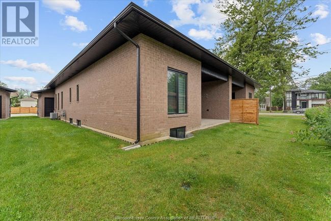 506 Lily Mac Blvd, Townhouse with 2 bedrooms, 2 bathrooms and null parking in Windsor ON | Image 32
