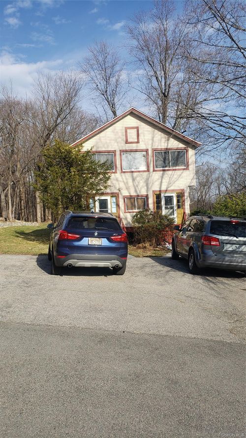 6 Stowe Rd, Peekskill, NY, 10566-2573 | Card Image