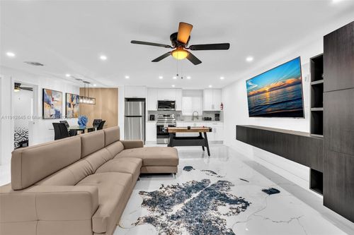 a-923 Nw 110th St, Miami, FL, 33168-2140 | Card Image