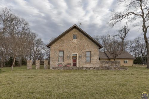 5040 E 141st St, Carbondale, KS, 66414-9147 | Card Image