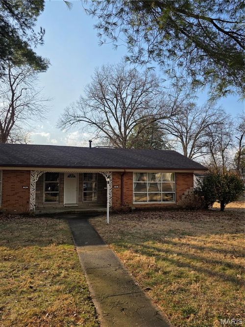 56 Friendly Dr, Belleville, IL, 62226-5131 | Card Image