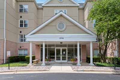 111 - 13750 Bristlecone Drive, Condo with 2 bedrooms, 2 bathrooms and 2 parking in Plainfield IL | Image 2