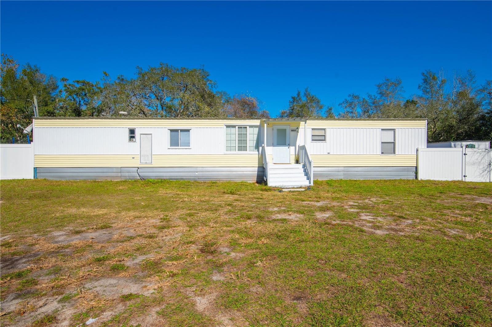 16327 Vauxhall Drive, For Sale in Spring Hill Zoocasa