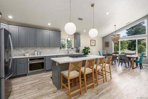 718 Walnut Ave, Ukiah, CA, 95482-4241 | Card Image