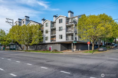 a301-9200 Greenwood Ave N, Seattle, WA, 98103-3072 | Card Image