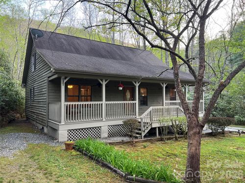106 Cabin Creek Rd, Sylva, NC, 28779-9637 | Card Image