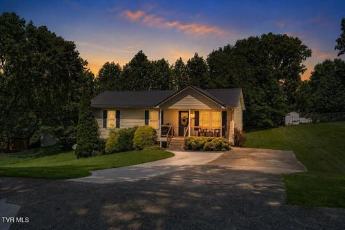 126 Hughes St, Johnson City, TN, 37601-3810 | Card Image