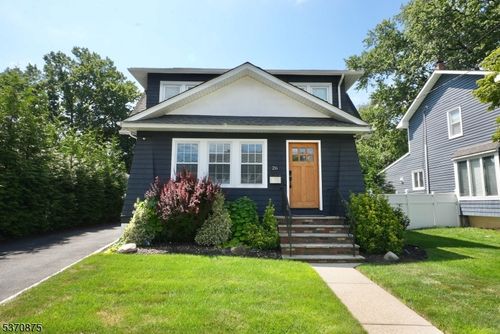 26 Oneil St, Bergenfield, NJ, 07621-3016 | Card Image