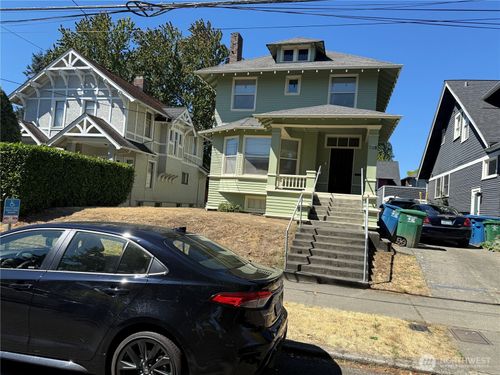 735 33rd Ave, Seattle, WA, 98122-5122 | Card Image