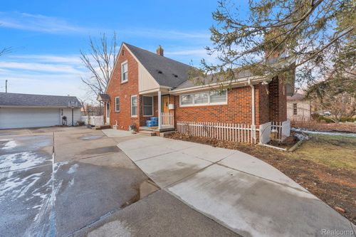 2746 Cornell St, Dearborn, MI, 48124-3215 | Card Image