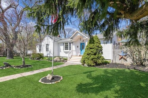17 Columbus St, East Patchogue, NY, 11772-6169 | Card Image