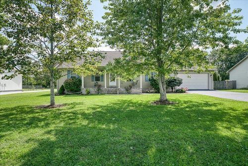 104 Lakyn Dr, Crossville, TN, 38571-2211 | Card Image