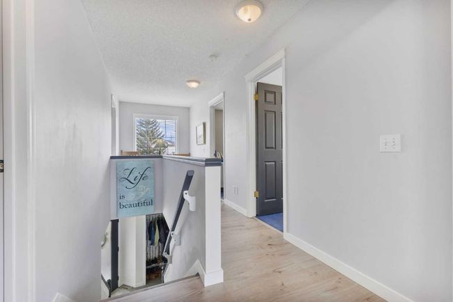 18 Mt Selkirk Place Se, House other with 5 bedrooms, 3 bathrooms and 4 parking in Calgary AB | Image 18