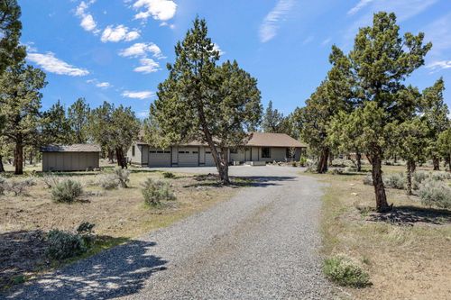 21800 Katie Dr, Bend, OR, 97701-8825 | Card Image