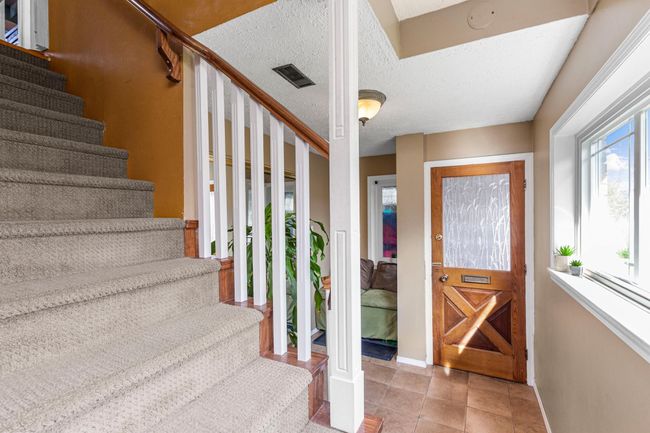 33803 4 Avenue, House other with 3 bedrooms, 1 bathrooms and 3 parking in Mission BC | Image 5