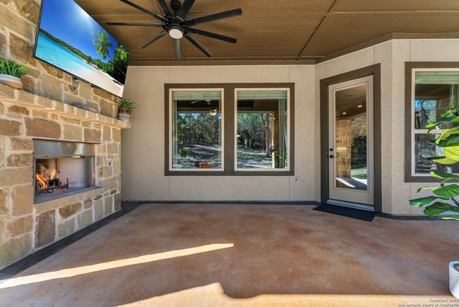 663 Private Road 1712, House other with 3 bedrooms, 3 bathrooms and null parking in Mico TX | Image 59