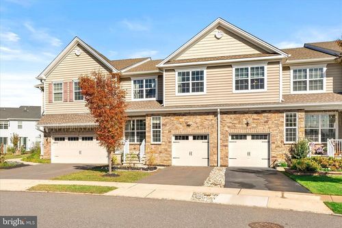 5 Marigold Way, MONROE TWP, NJ, 08831-7310 | Card Image