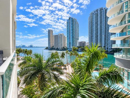 l-406-300 S Biscayne Blvd, Miami, FL, 33131-5315 | Card Image