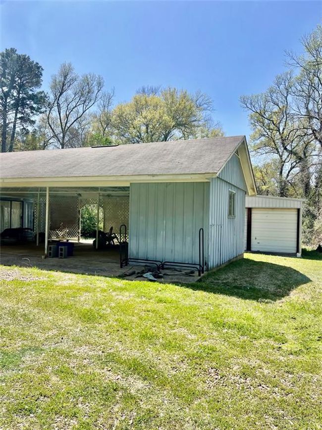 404 N Grace St, House other with 4 bedrooms, 3 bathrooms and 2 parking in Crockett TX | Image 8