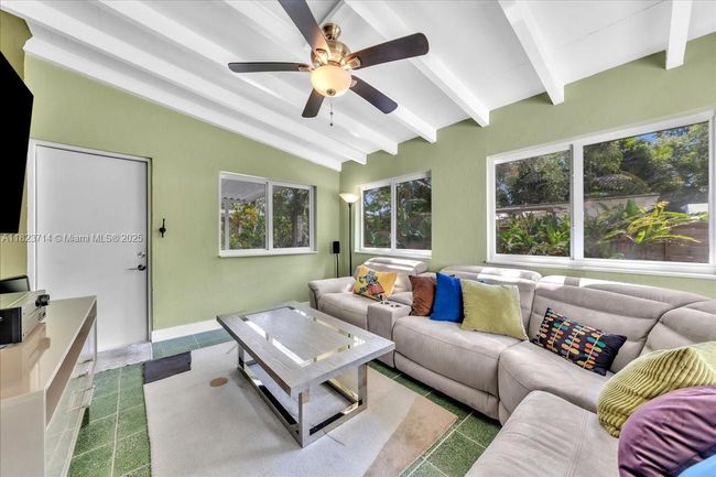 7341 Sw Sw 64 Court, House other with 3 bedrooms, 2 bathrooms and null parking in South Miami FL | Image 17