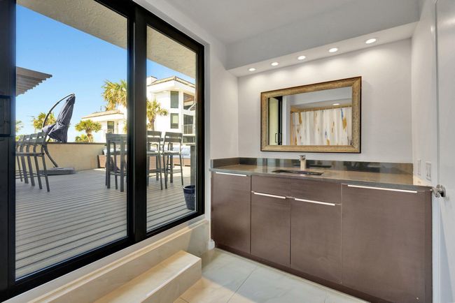 211 - 4100 N Highway A1a, Condo with 3 bedrooms, 3 bathrooms and null parking in Hutchinson Island FL | Image 44