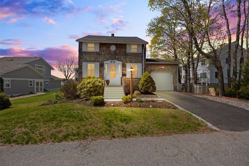 25 King Philip Ave, Barrington, RI, 02806-3138 | Card Image